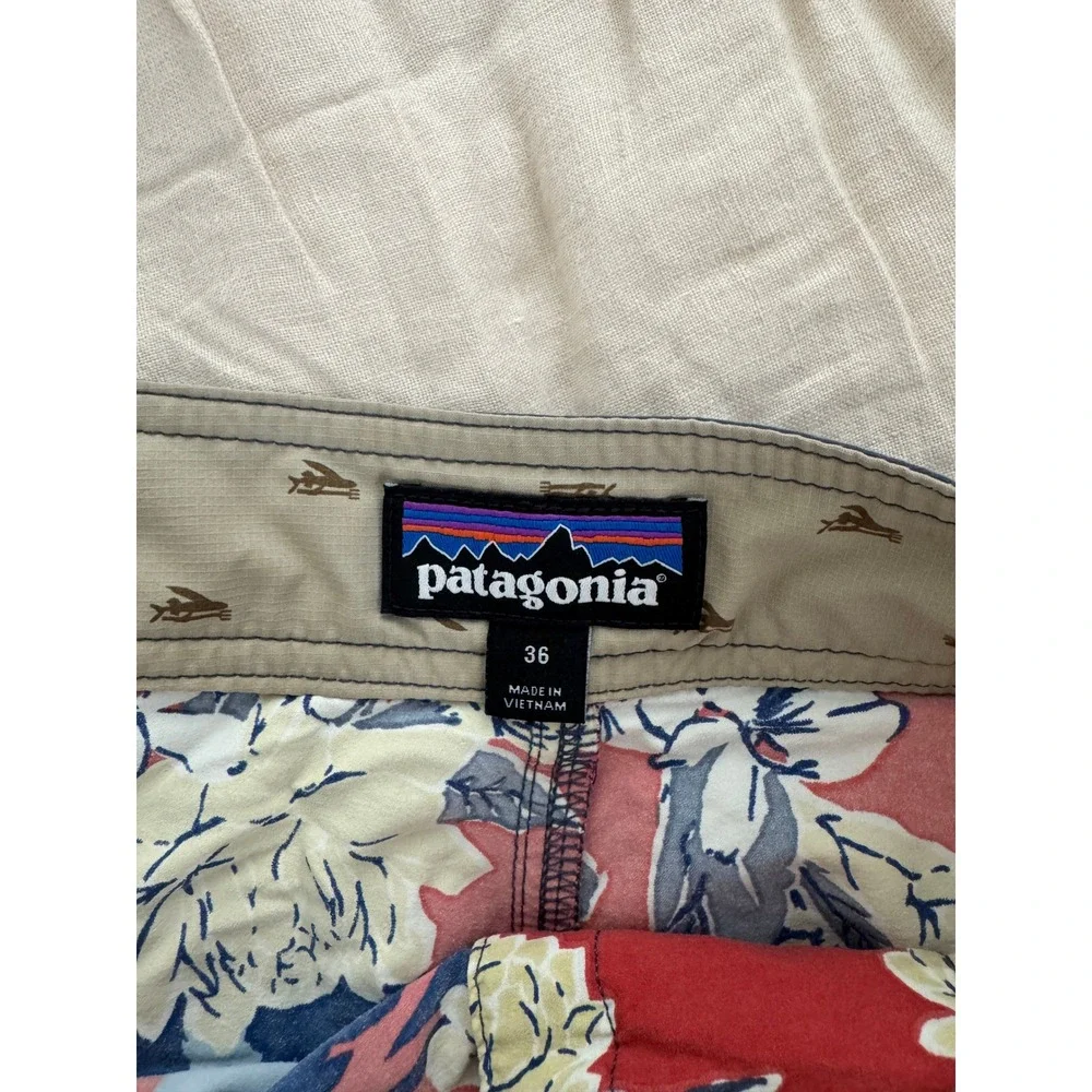 Patagonia Mens 36 Red Floral Tropical Board Shorts Swim Trunks Size 36